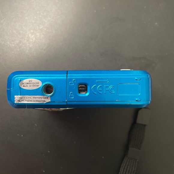 Polaroid iS048 digital camera - Picture 4 of 6